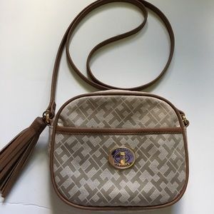 🆕Tommy Hilfiger Mini Bag with Tassel Brown Camera